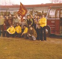 1976 Dinslakener Kampfmannschaft auf dem Weg zum Semikontakt-Karate-Turnier nach Essen